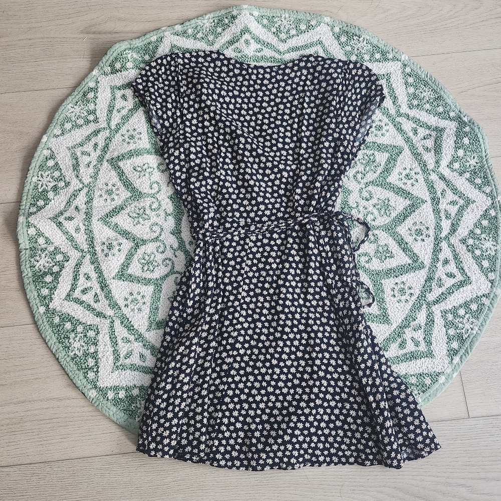 Daisy wrap dress - Picture 11 of 12
